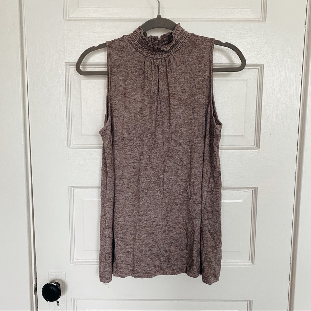 🤎Ruffle-Neck Tank Top🤎